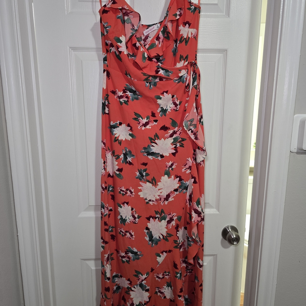Shoe Dazzle Red Floral Maxi Dress